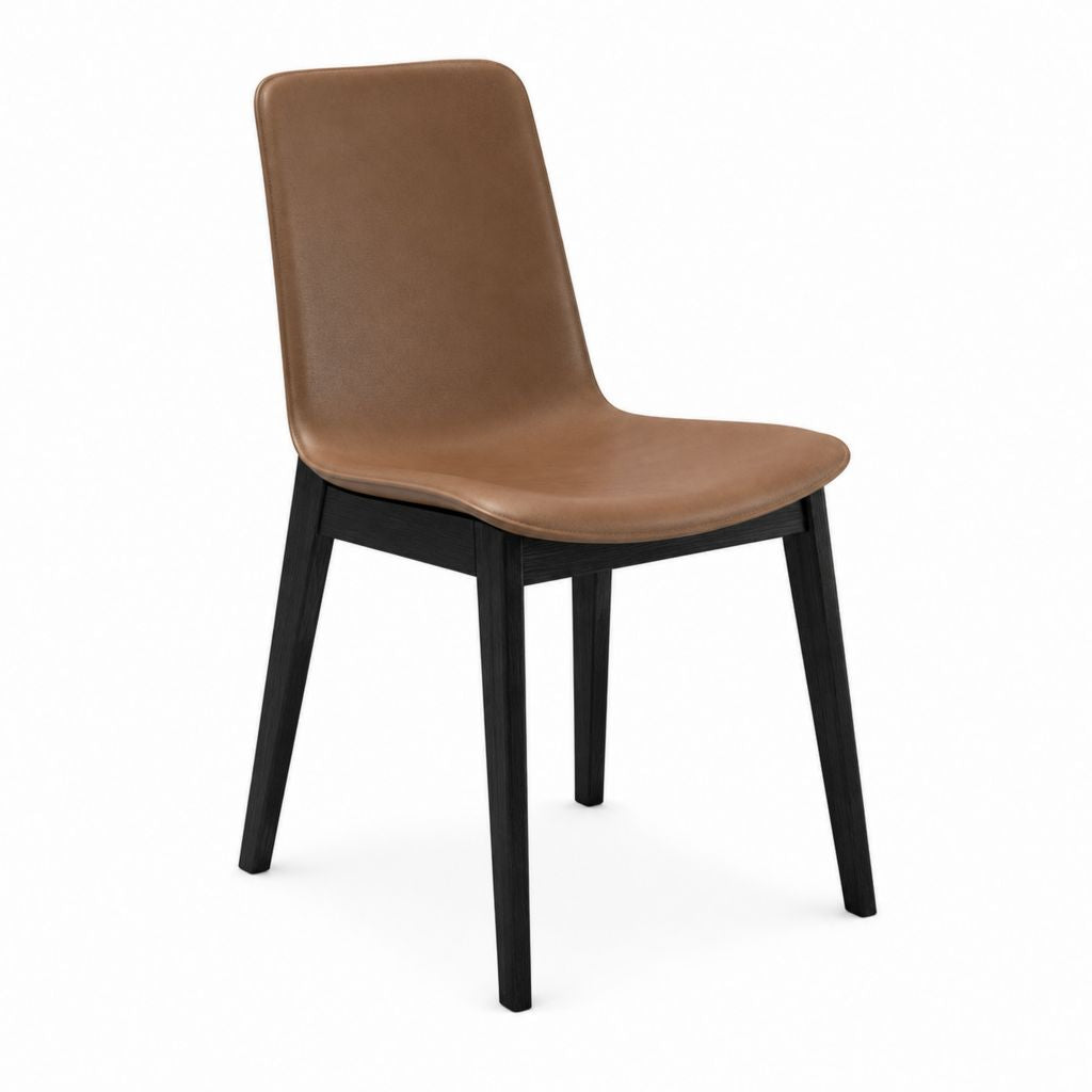 Chaise de salle à manger marron en cuir PU avec pieds en bois d'hévéa noir 47 x 55 x 82 cm